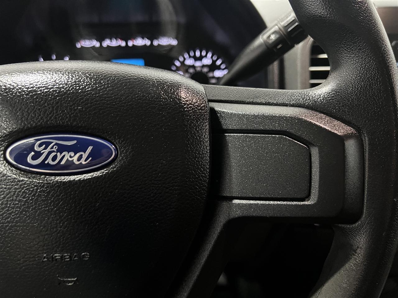 Ford F-350 SD XL Crew Cab Long Bed DRW 4WD 2018