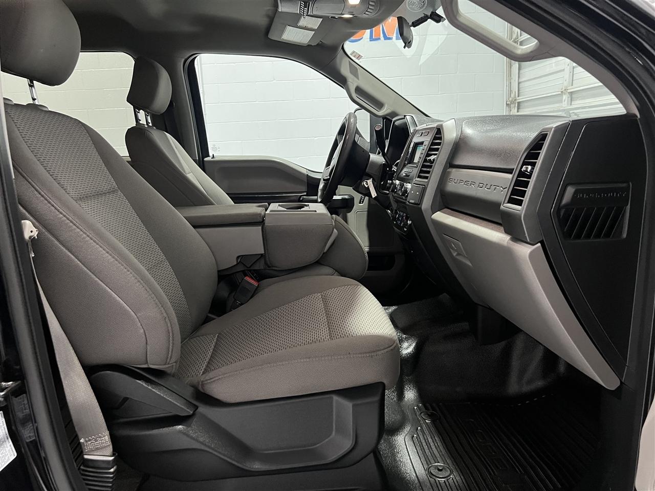 Ford F-350 SD XL Crew Cab Long Bed DRW 4WD 2018