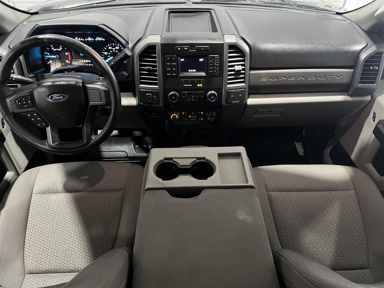 Ford F-350 SD XL Crew Cab Long Bed DRW 4WD 2018