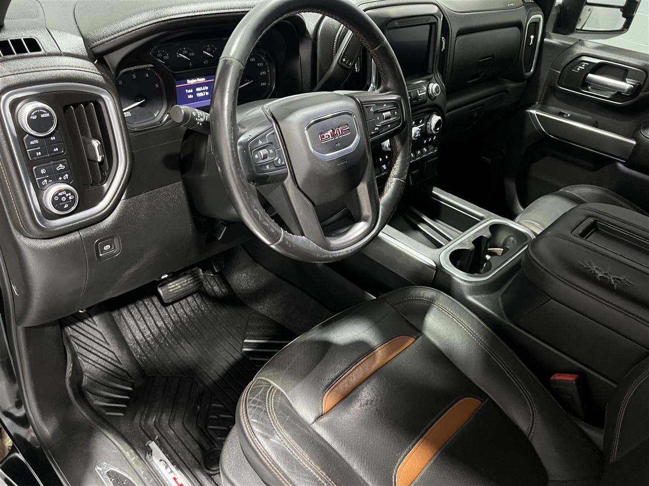 GMC Sierra 2500HD AT4 Crew Cab 4WD 2020