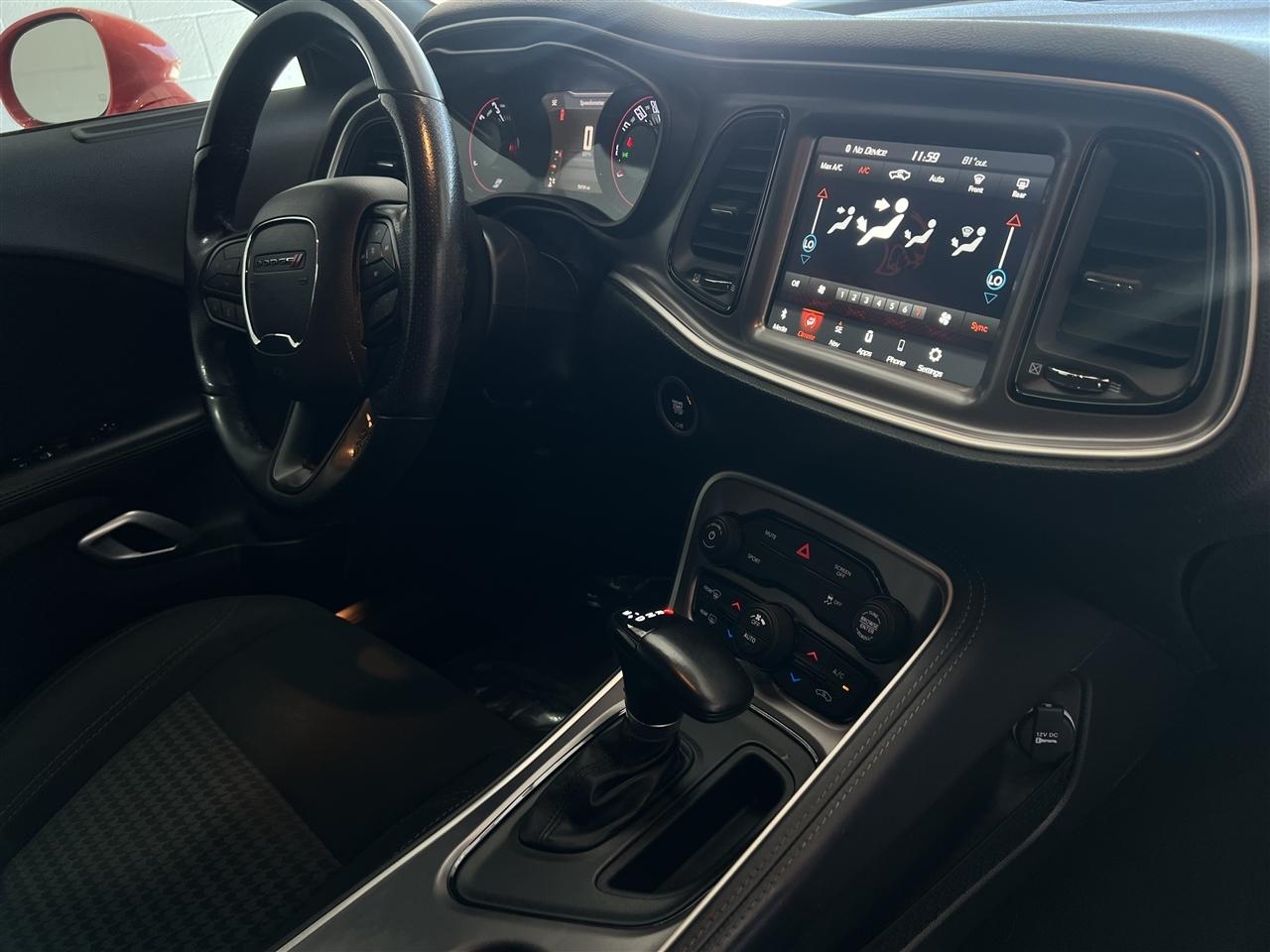 Dodge Challenger SXT 2021