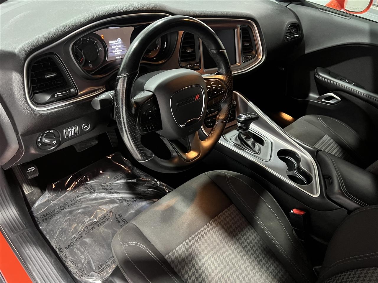 Dodge Challenger SXT 2021