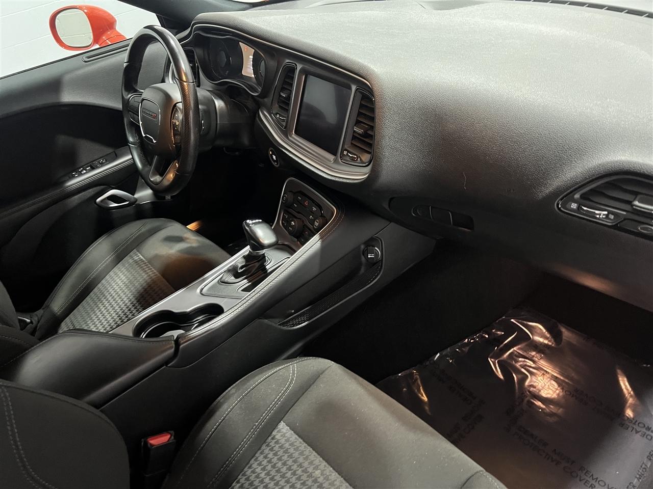 Dodge Challenger SXT 2021