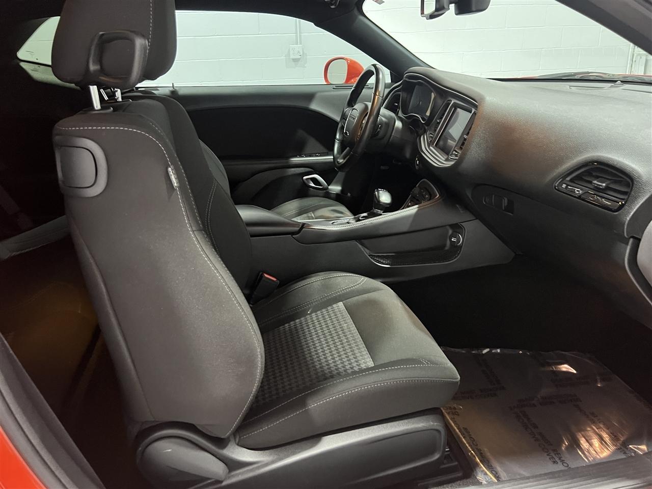 Dodge Challenger SXT 2021