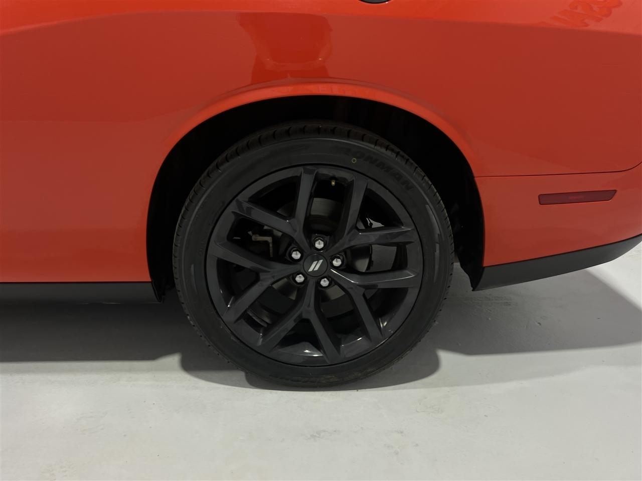 Dodge Challenger SXT 2021
