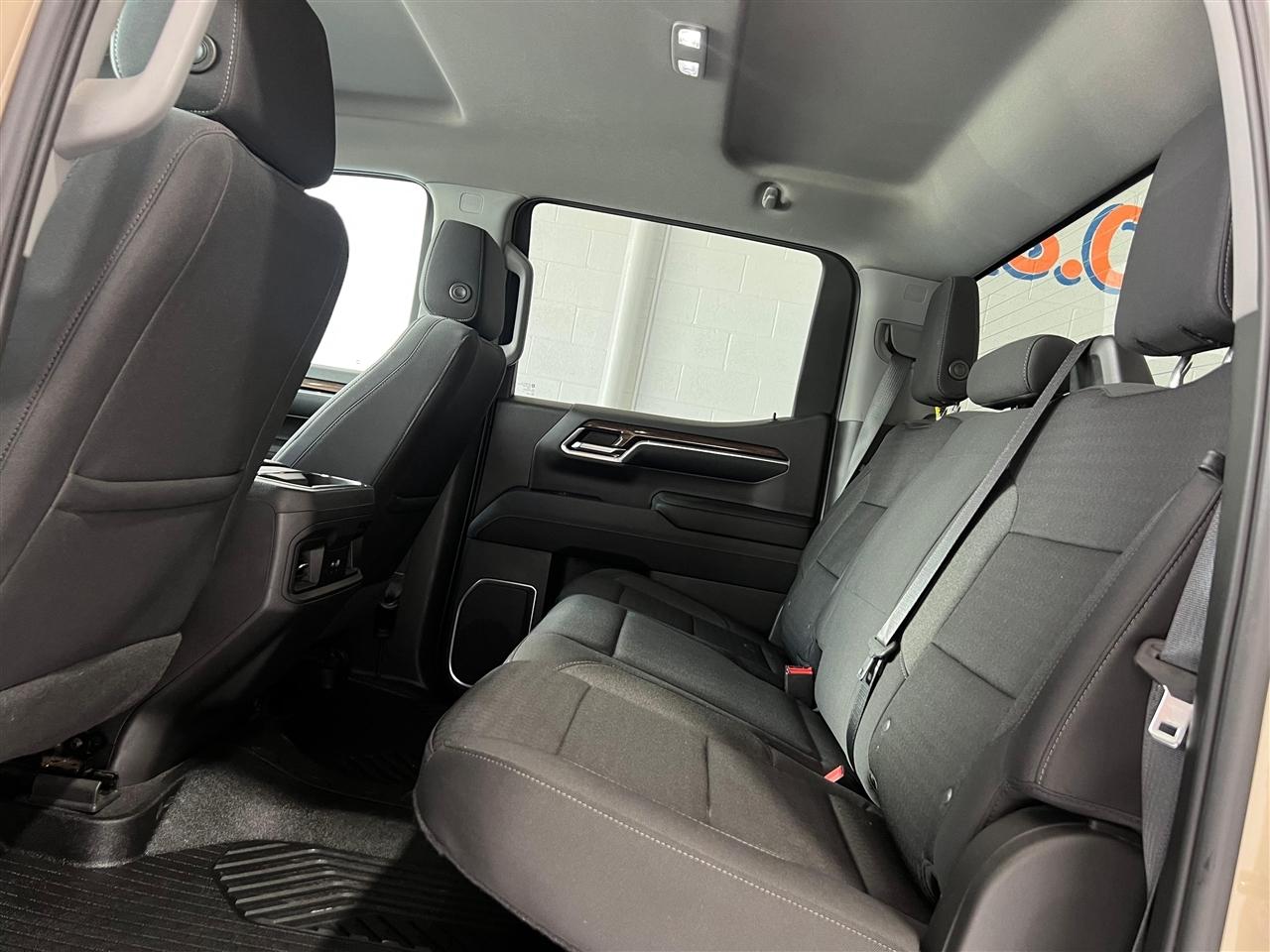 Chevrolet Silverado 1500 Trail Boss LT Crew Cab 4WD 2023