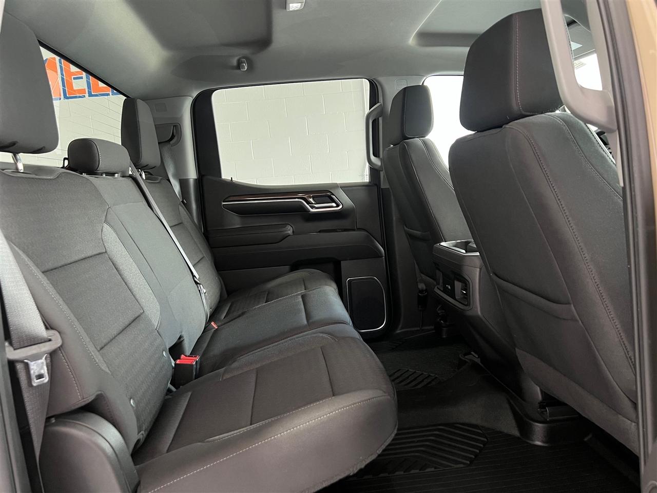 Chevrolet Silverado 1500 Trail Boss LT Crew Cab 4WD 2023