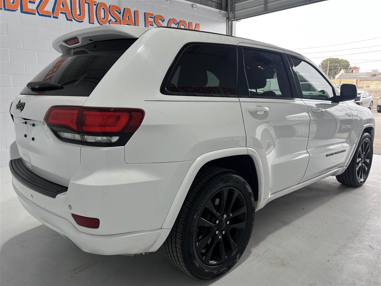 Jeep Grand Cherokee Laredo 2WD 2018