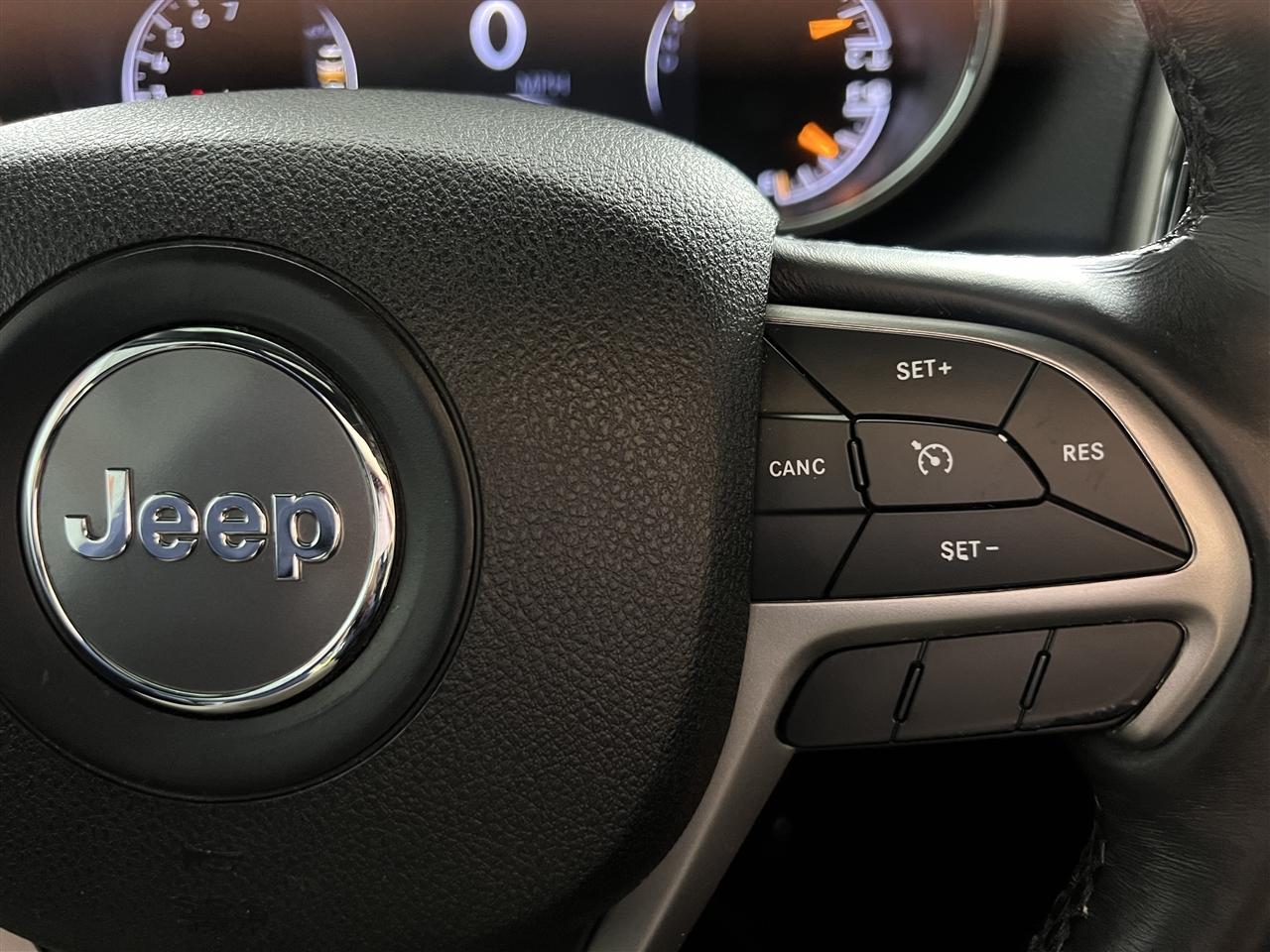 Jeep Grand Cherokee Laredo 2WD 2018