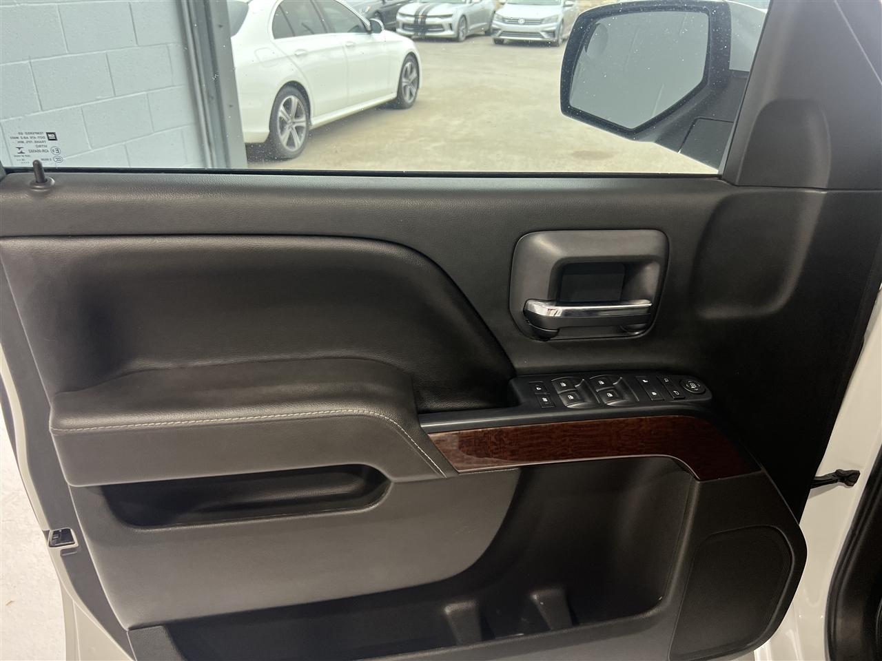 GMC Sierra 1500 SLE Crew Cab Long Box 2WD 2017