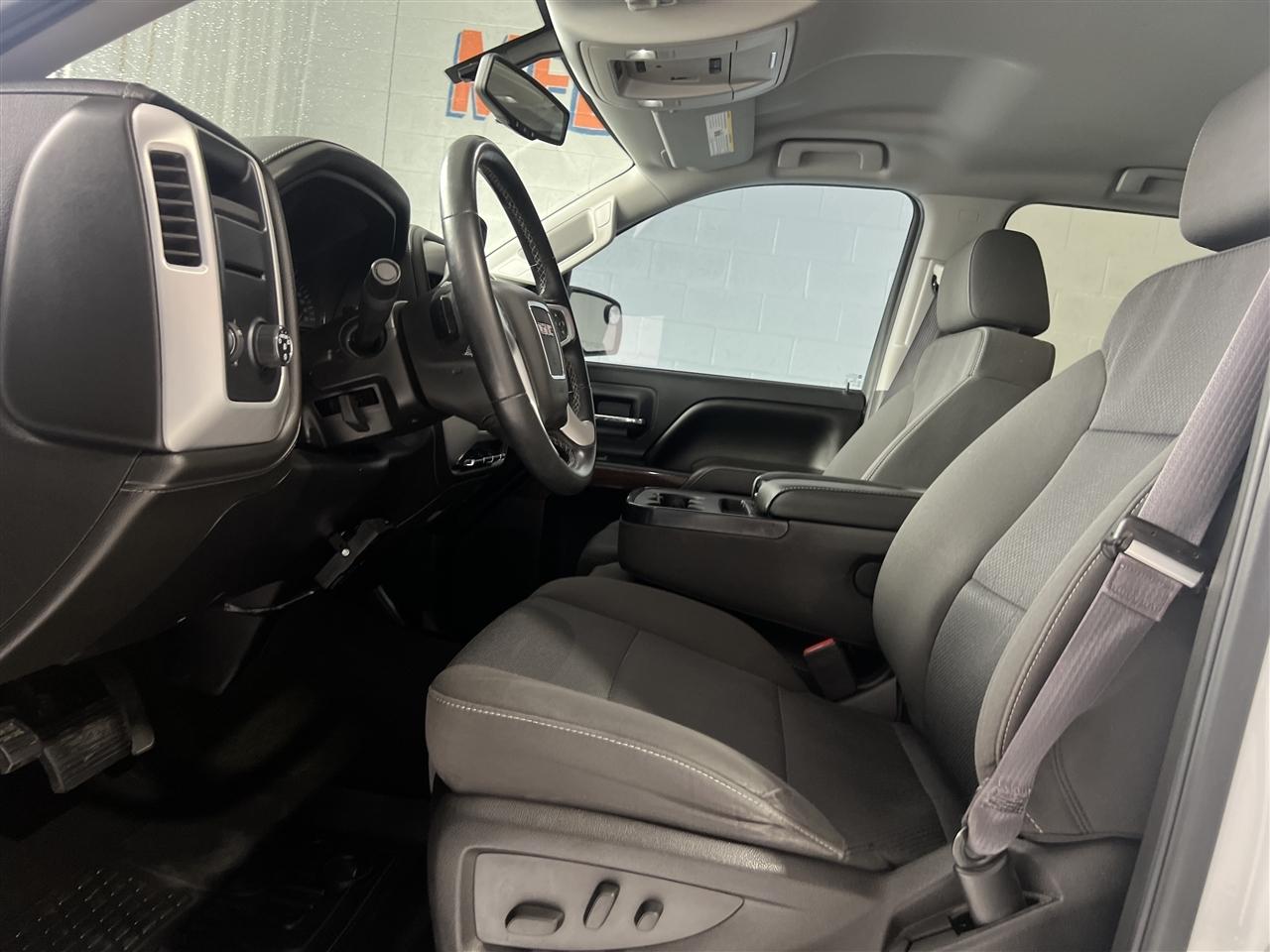 GMC Sierra 1500 SLE Crew Cab Long Box 2WD 2017