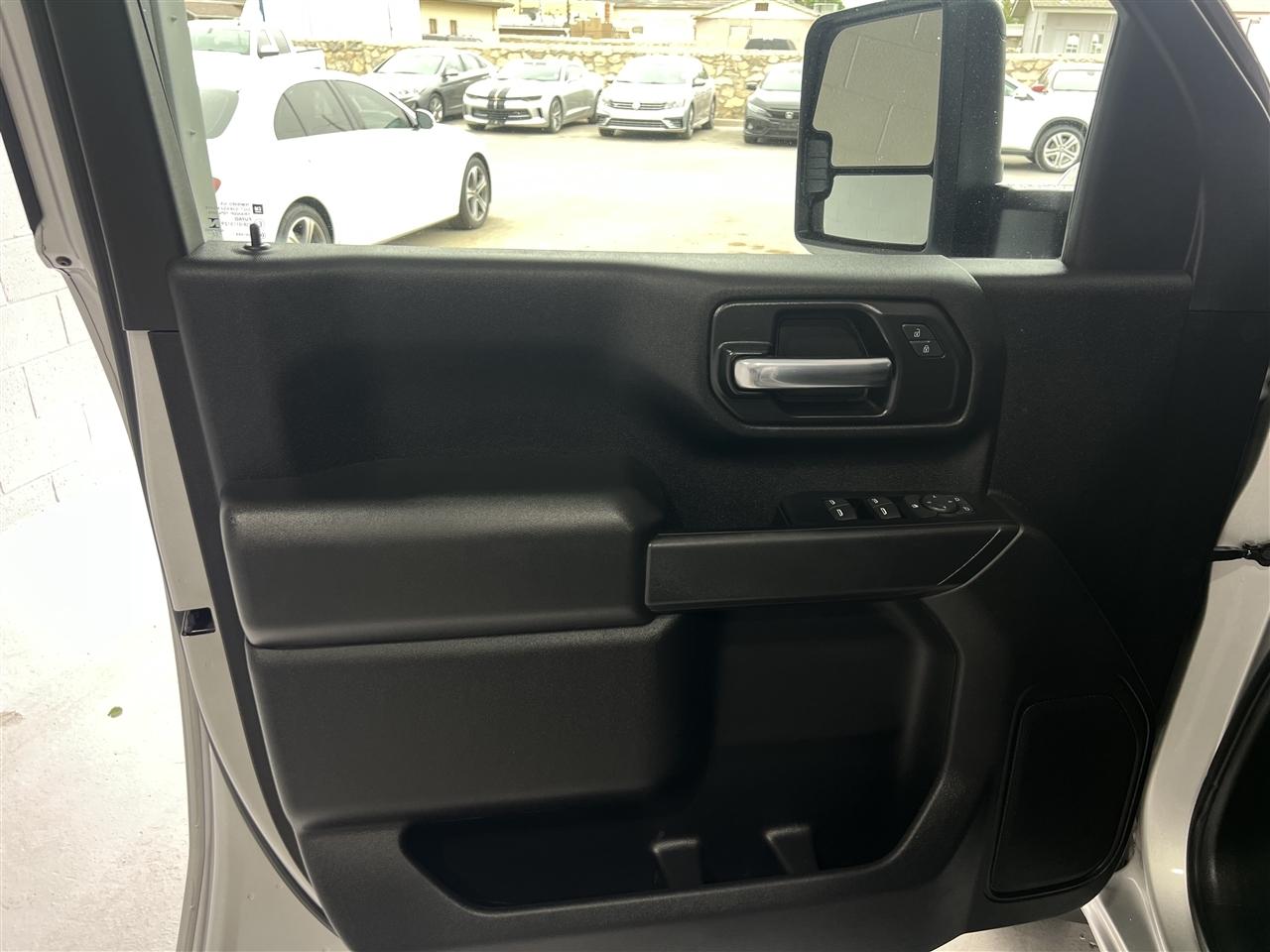 Chevrolet Silverado 2500HD Custom Crew Cab Long Box 4WD 2023
