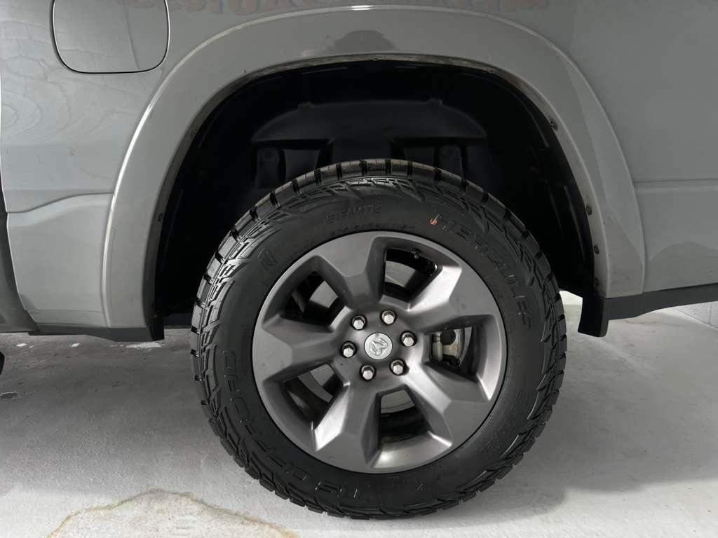 RAM 1500 Big Horn Crew Cab SWB 4WD 2020
