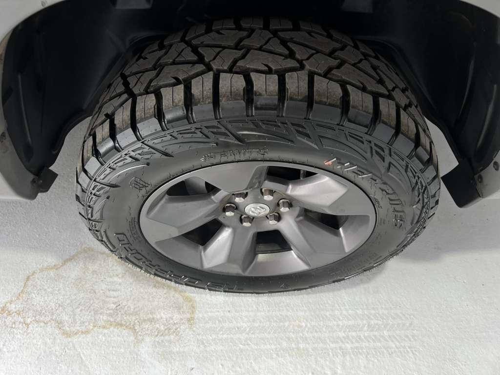 RAM 1500 Big Horn Crew Cab SWB 4WD 2020