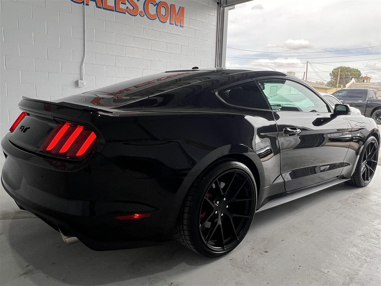 Ford Mustang GT Premium Coupe 2016
