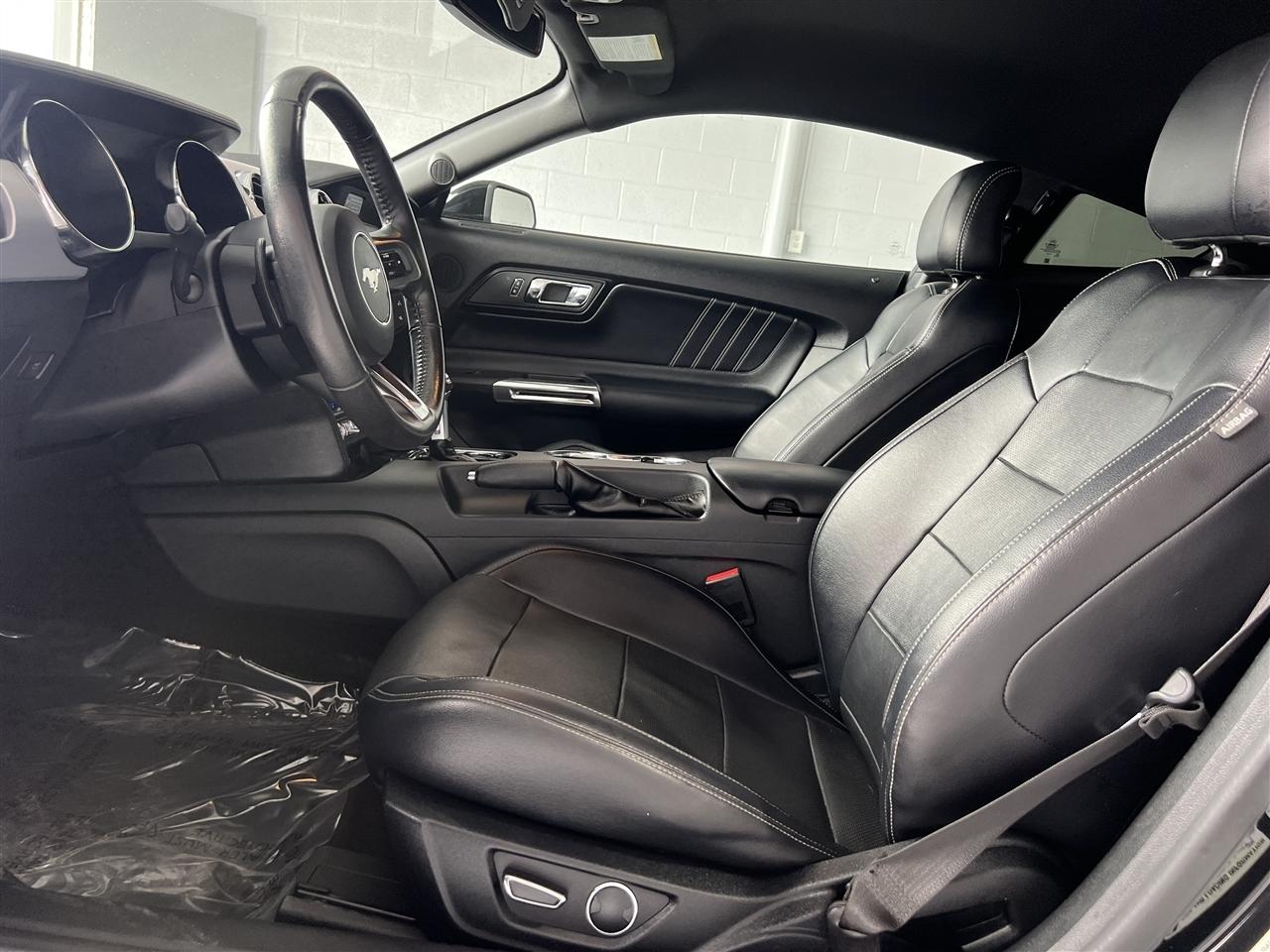 Ford Mustang GT Premium Coupe 2016