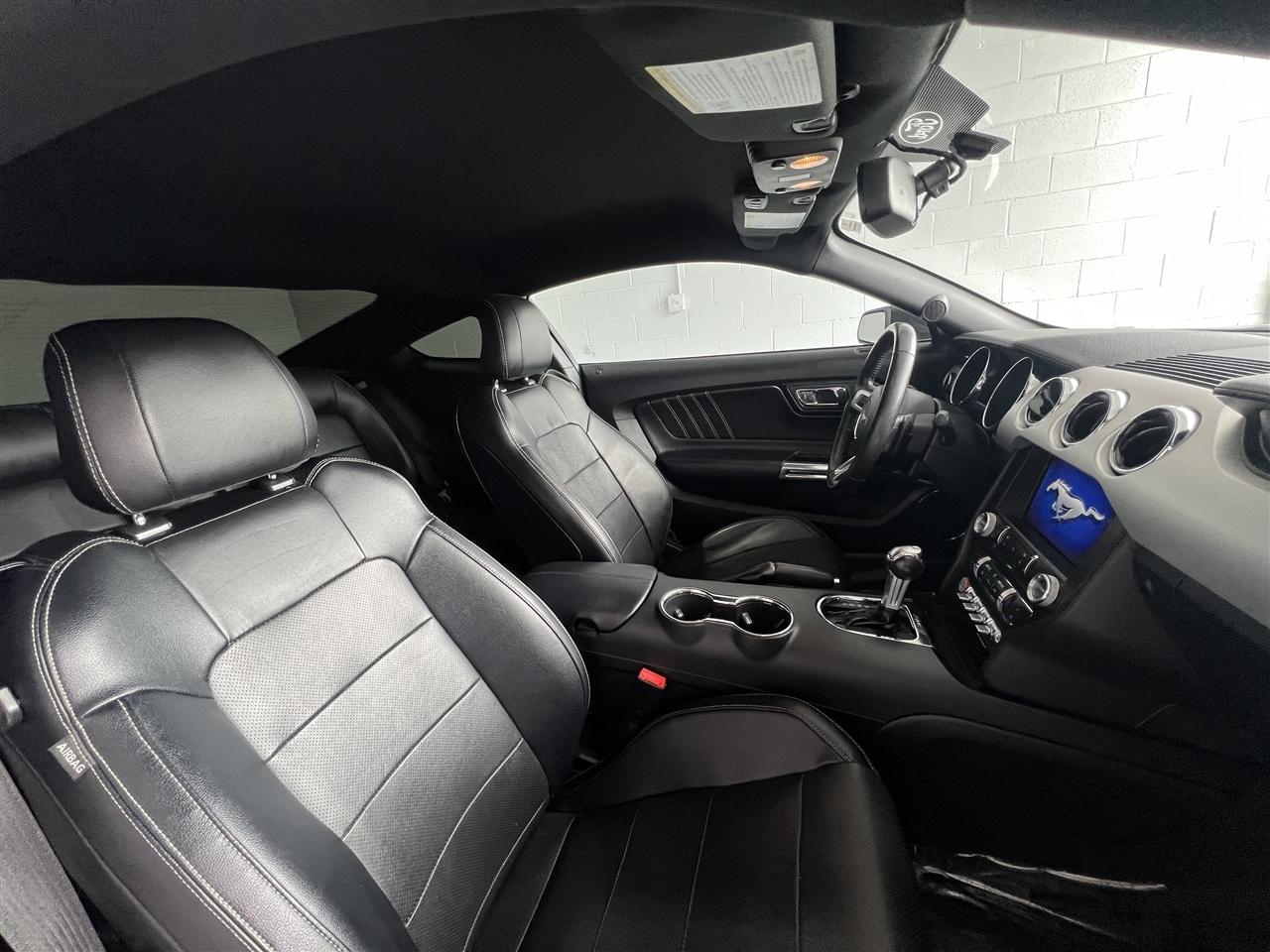 Ford Mustang GT Premium Coupe 2016