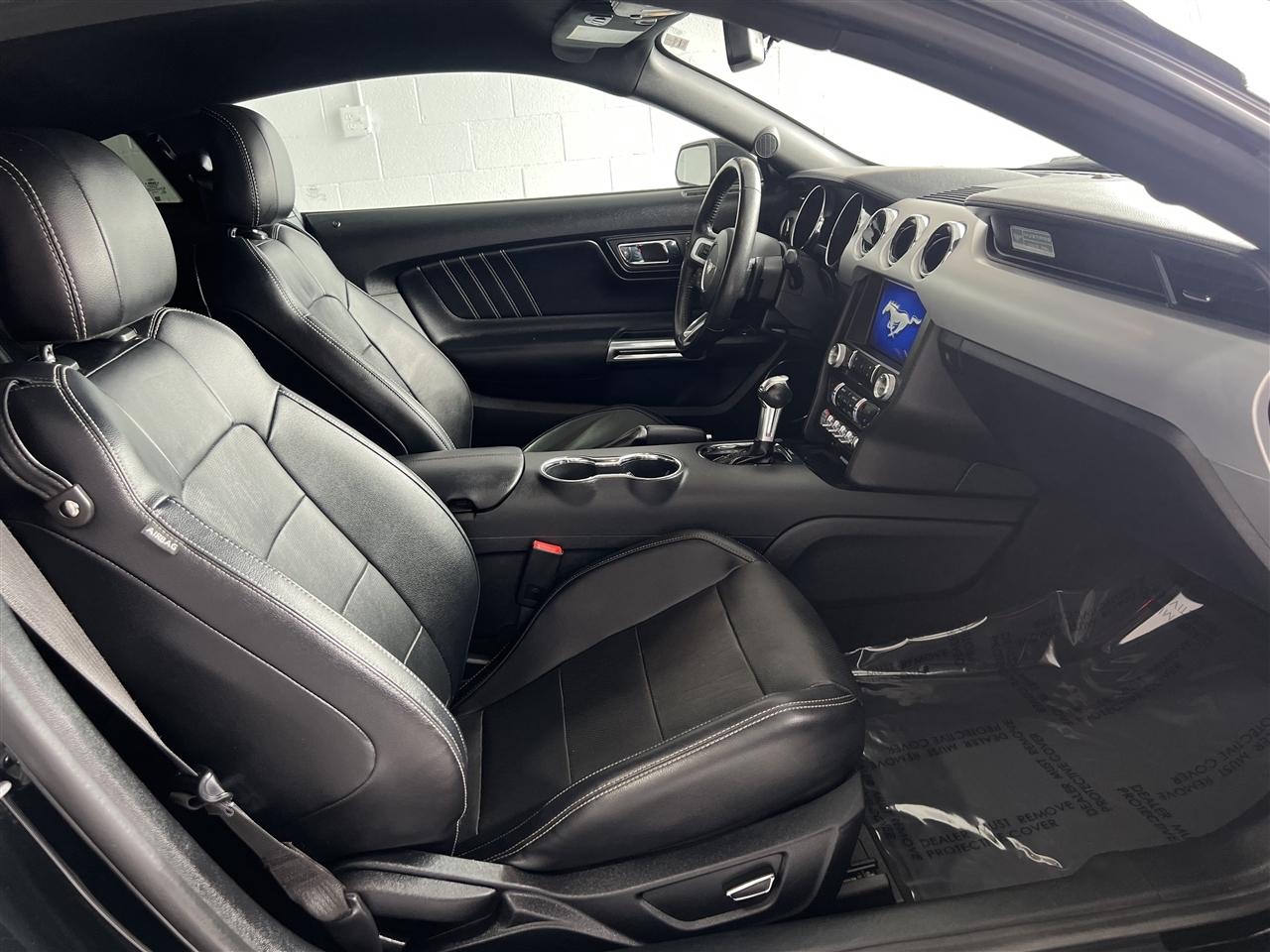 Ford Mustang GT Premium Coupe 2016