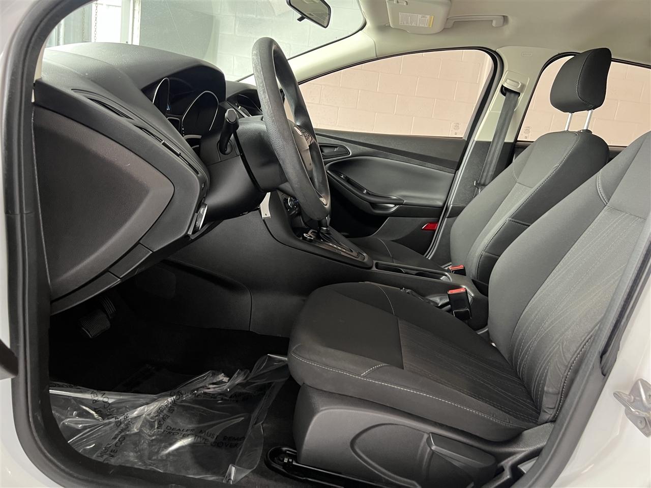 Ford Focus S Sedan 2016