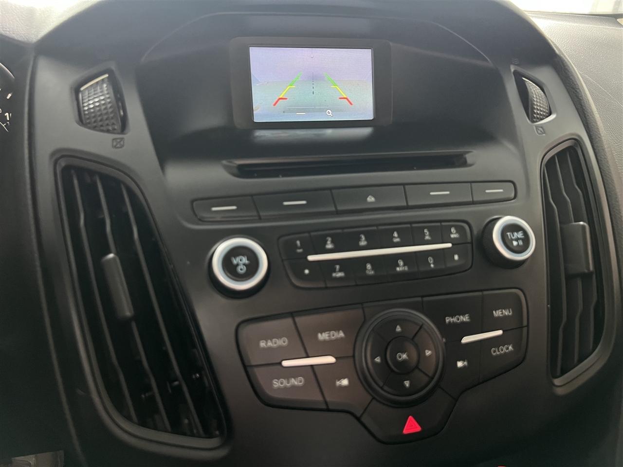 Ford Focus S Sedan 2016