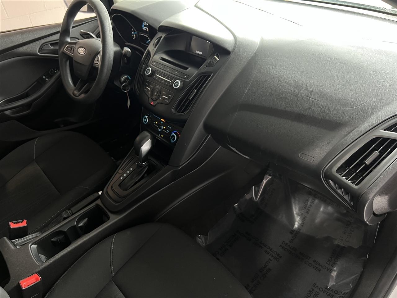 Ford Focus S Sedan 2016