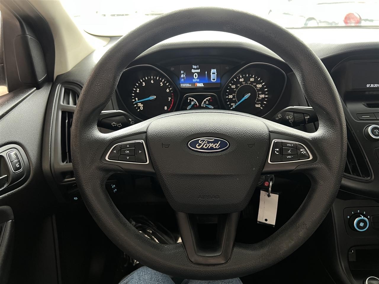 Ford Focus S Sedan 2016