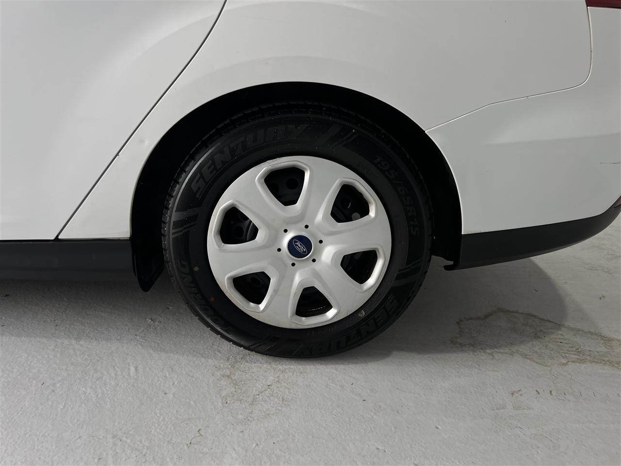 Ford Focus S Sedan 2016