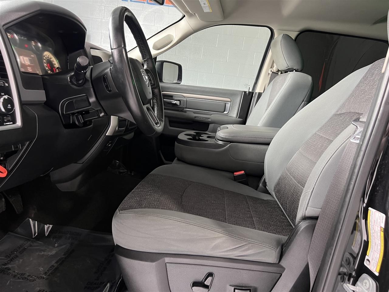 RAM 1500 SLT Crew Cab SWB 2WD 2017