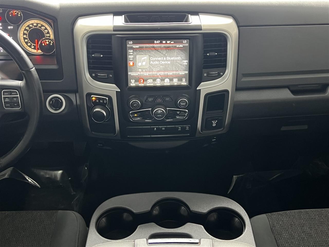RAM 1500 SLT Crew Cab SWB 2WD 2017