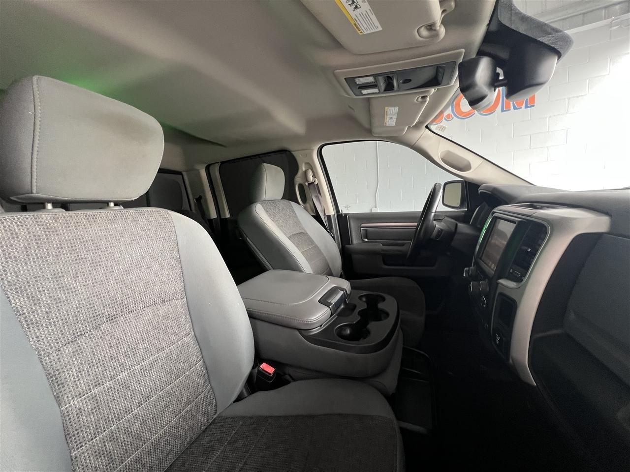 RAM 1500 SLT Crew Cab SWB 2WD 2017