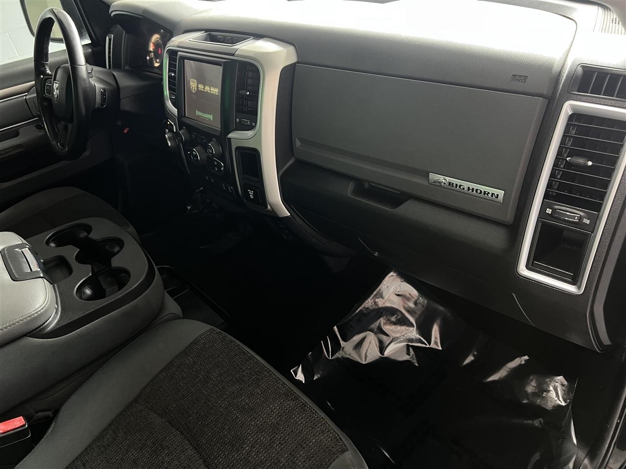 RAM 1500 SLT Crew Cab SWB 2WD 2017