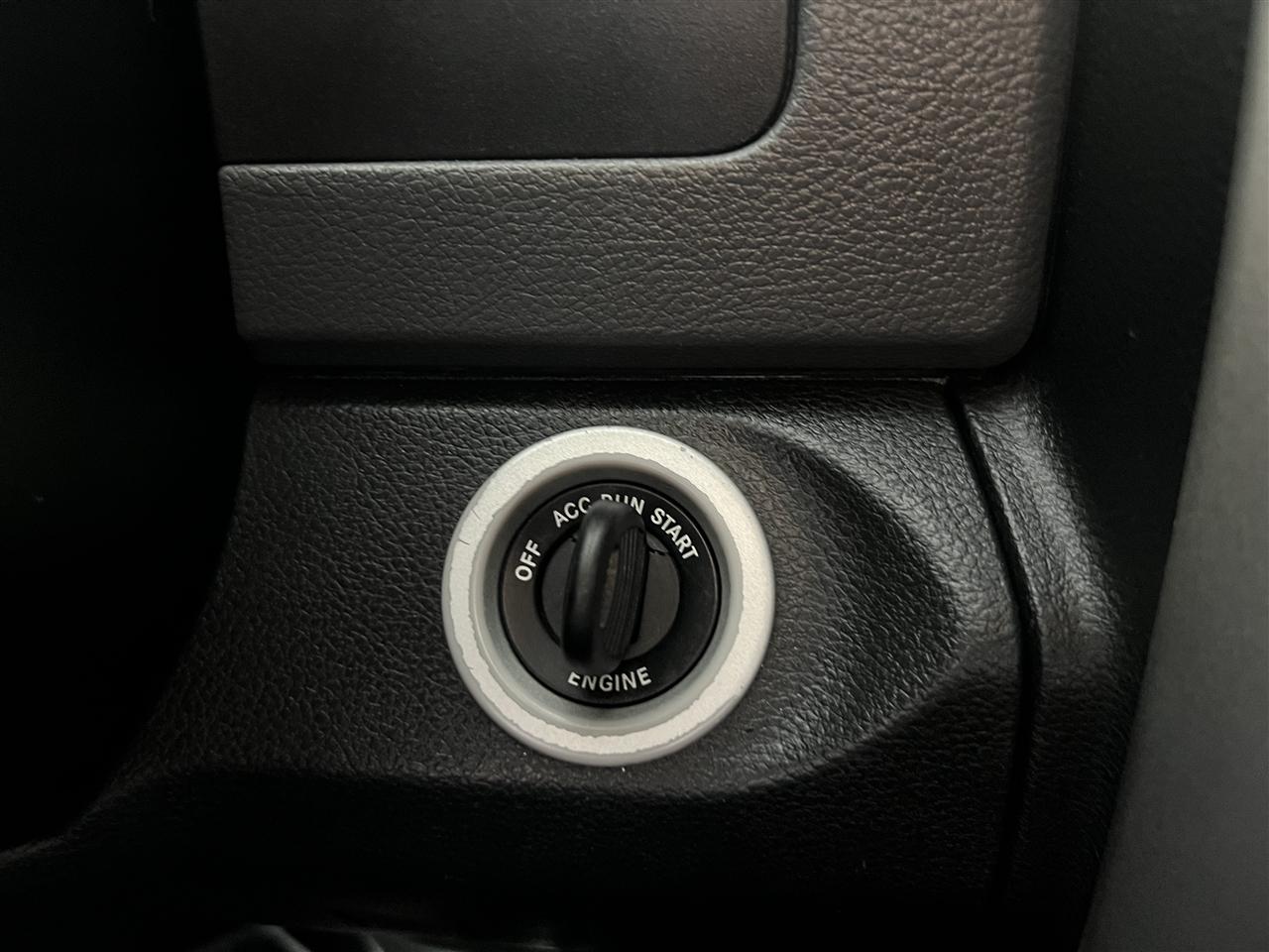 RAM 1500 SLT Crew Cab SWB 2WD 2017