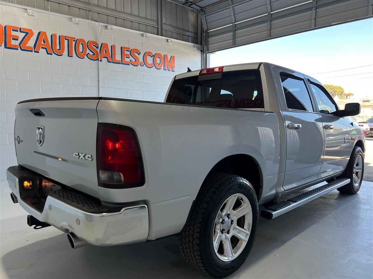 RAM 1500 SLT Crew Cab SWB 4WD 2018