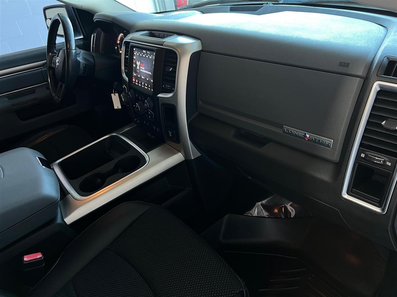 RAM 1500 SLT Crew Cab SWB 4WD 2018