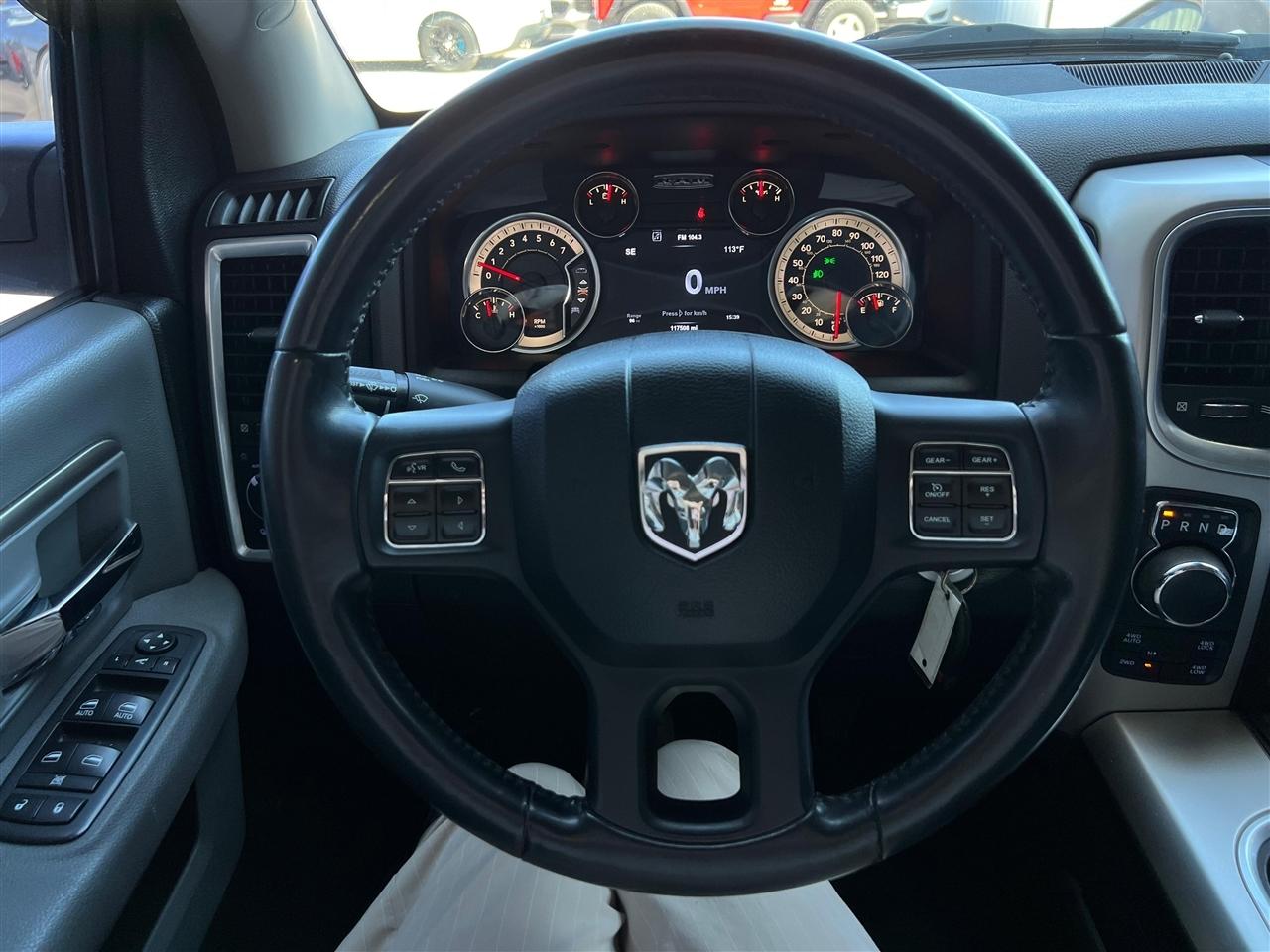 RAM 1500 SLT Crew Cab SWB 4WD 2018