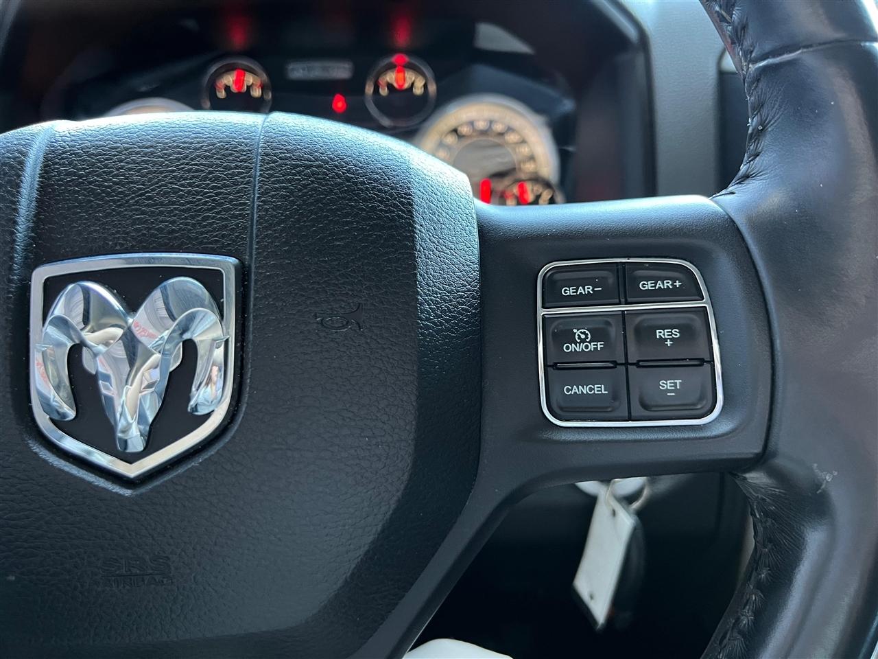 RAM 1500 SLT Crew Cab SWB 4WD 2018