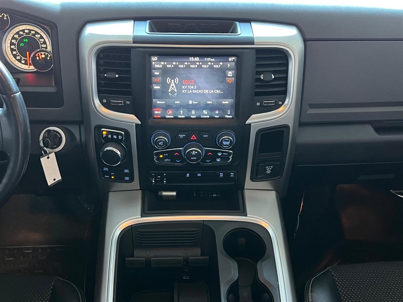RAM 1500 SLT Crew Cab SWB 4WD 2018