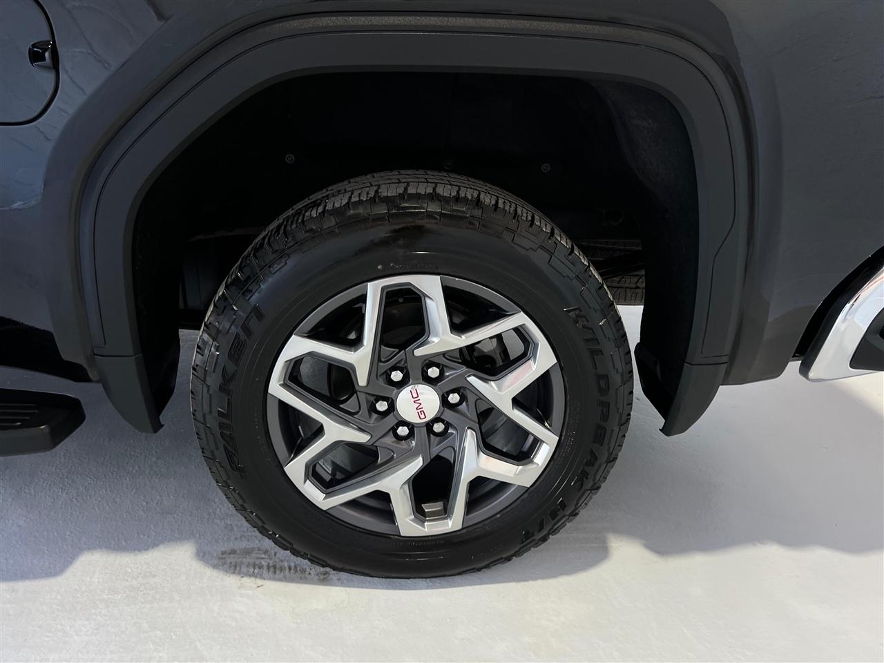 GMC Sierra 1500 SLT Crew Cab 4WD 2022