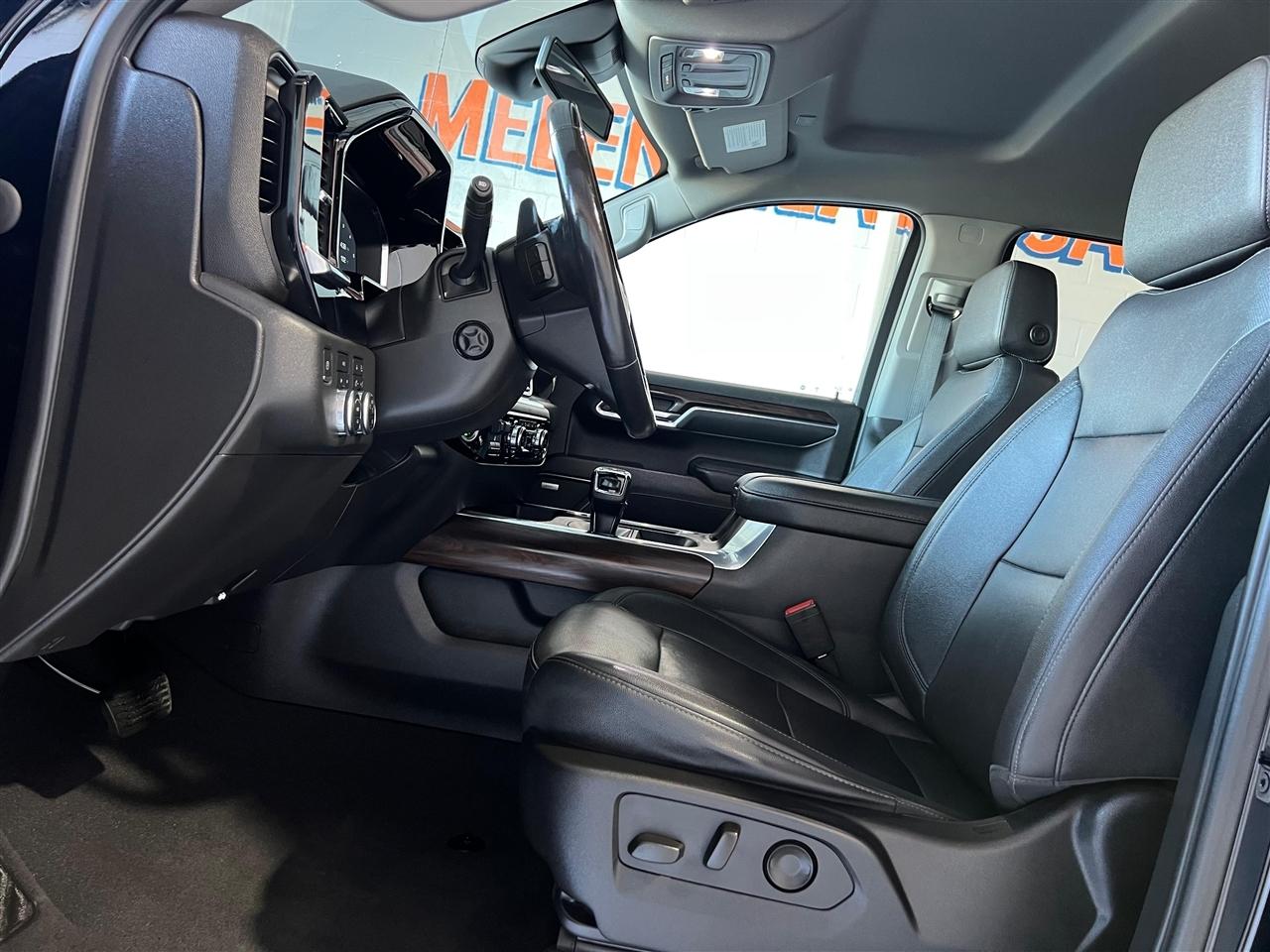 GMC Sierra 1500 SLT Crew Cab 4WD 2022