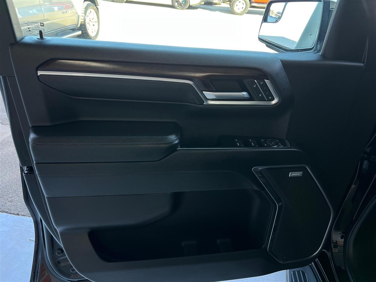 GMC Sierra 1500 SLT Crew Cab 4WD 2022