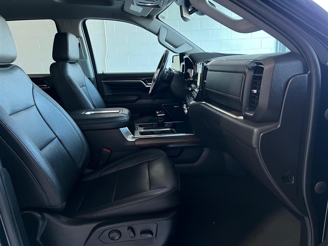 GMC Sierra 1500 SLT Crew Cab 4WD 2022