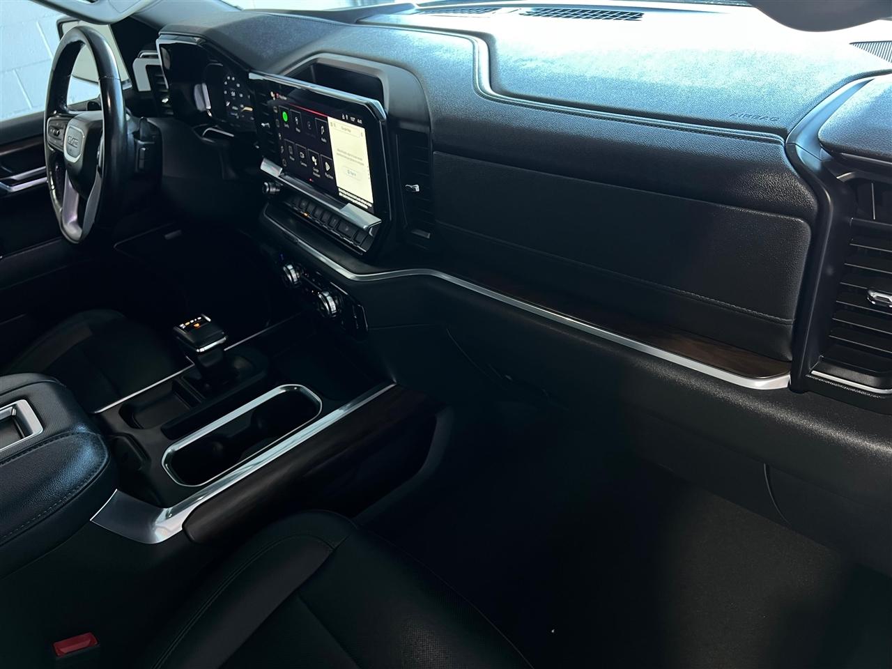 GMC Sierra 1500 SLT Crew Cab 4WD 2022