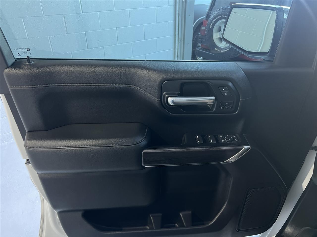 Chevrolet Silverado 1500 LTZ Crew Cab 4WD 2020