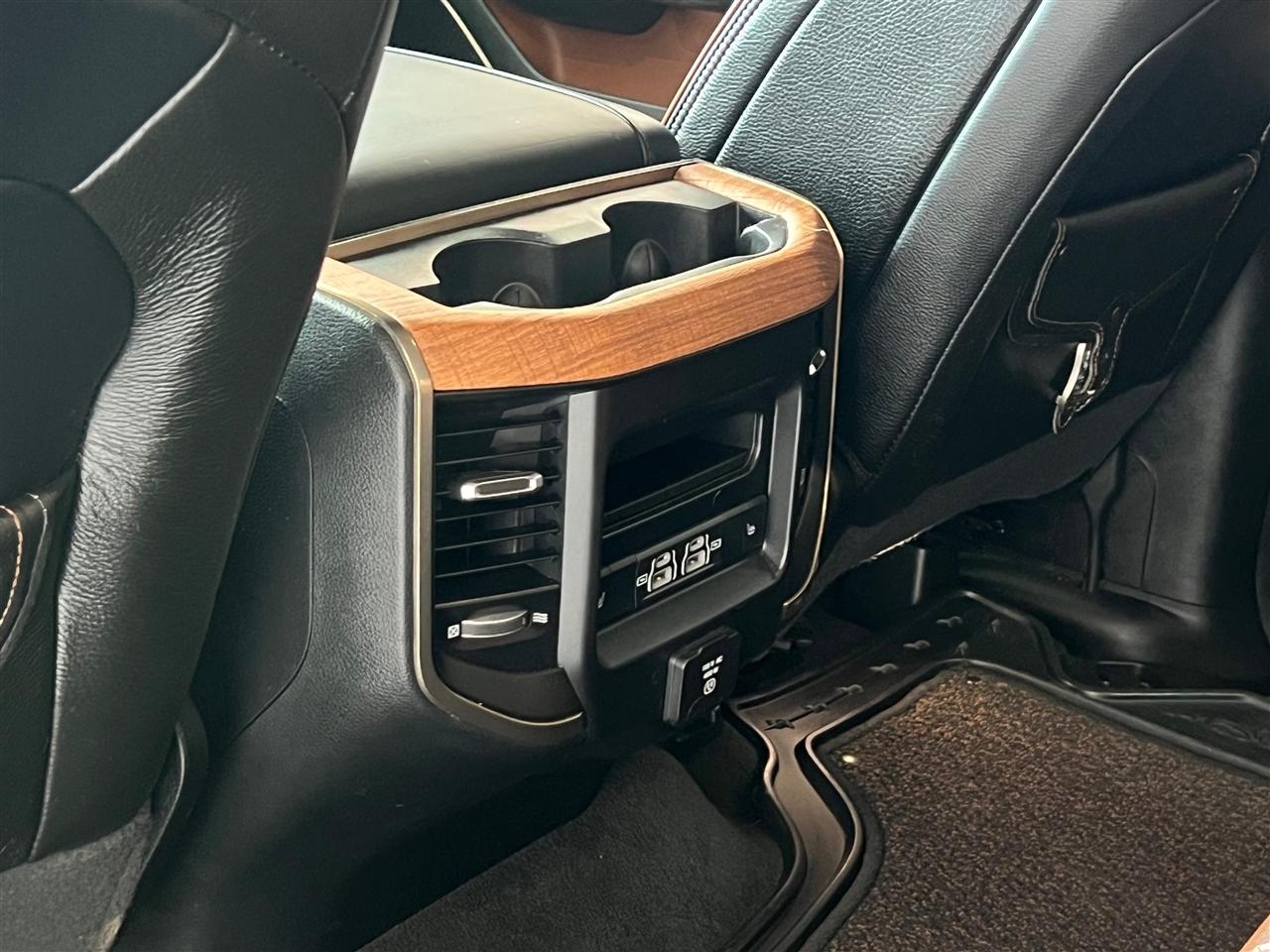RAM 1500 Longhorn Crew Cab SWB 4WD 2021