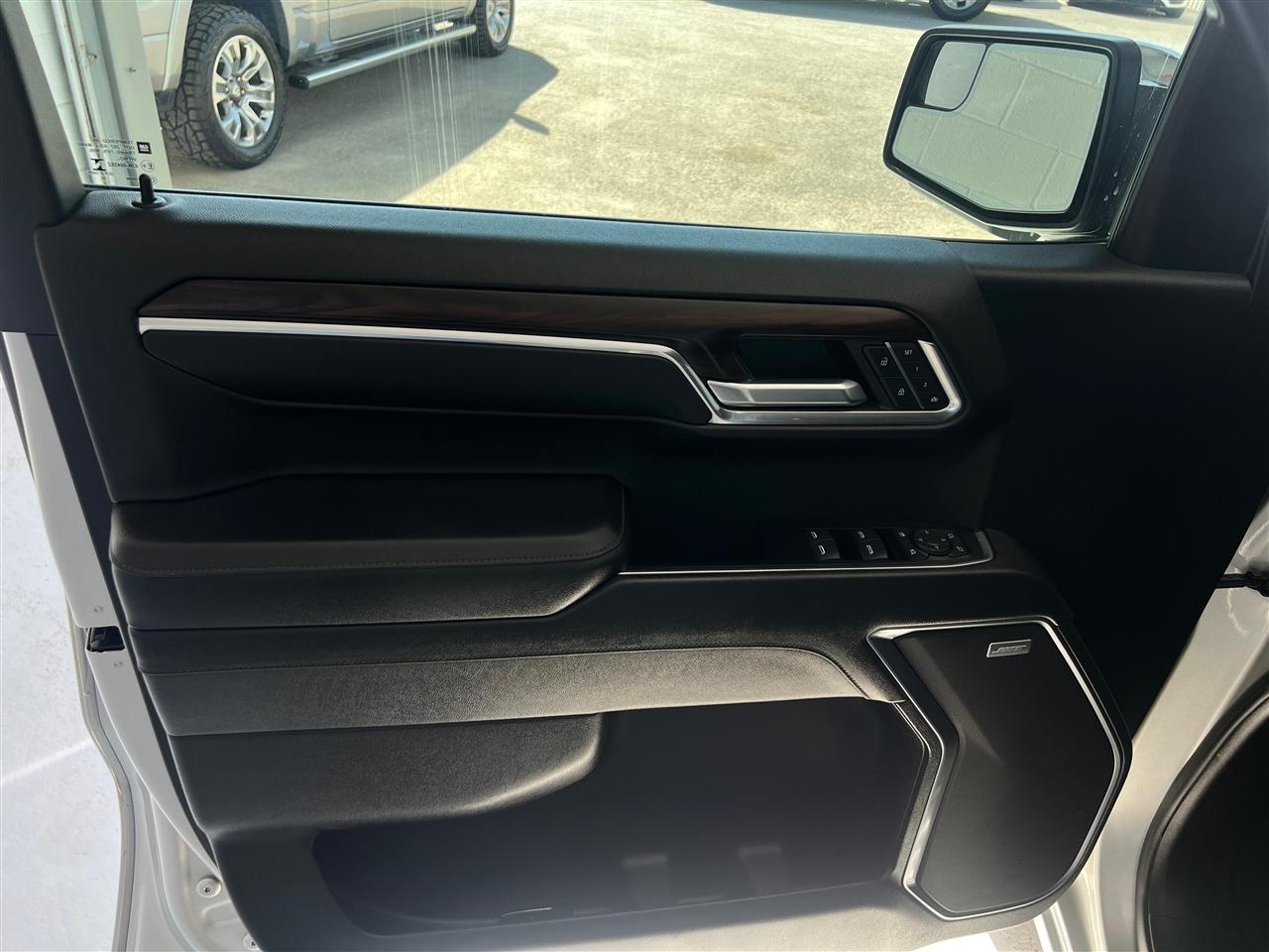 GMC Sierra 1500 SLT Crew Cab 4WD 2022