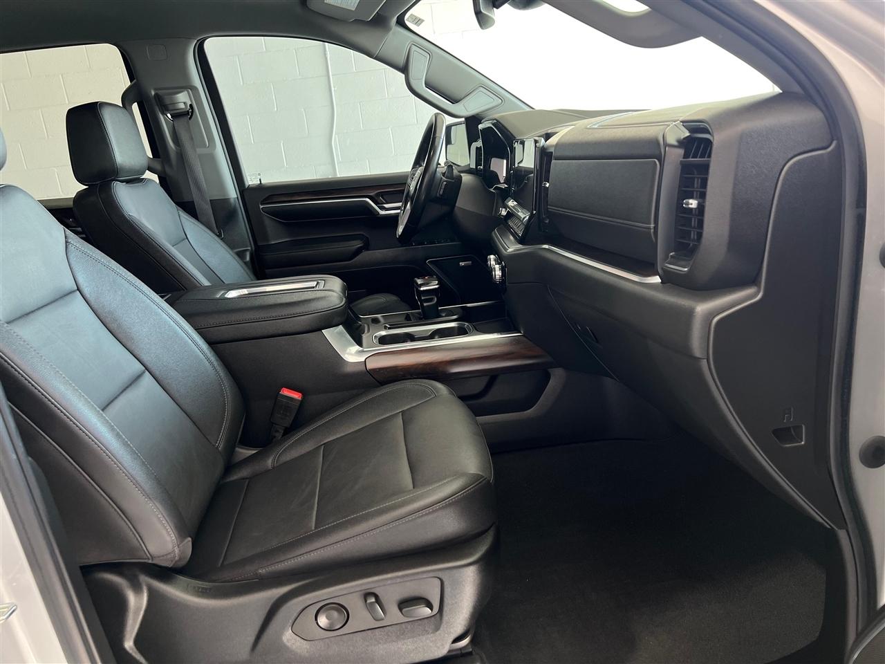 GMC Sierra 1500 SLT Crew Cab 4WD 2022
