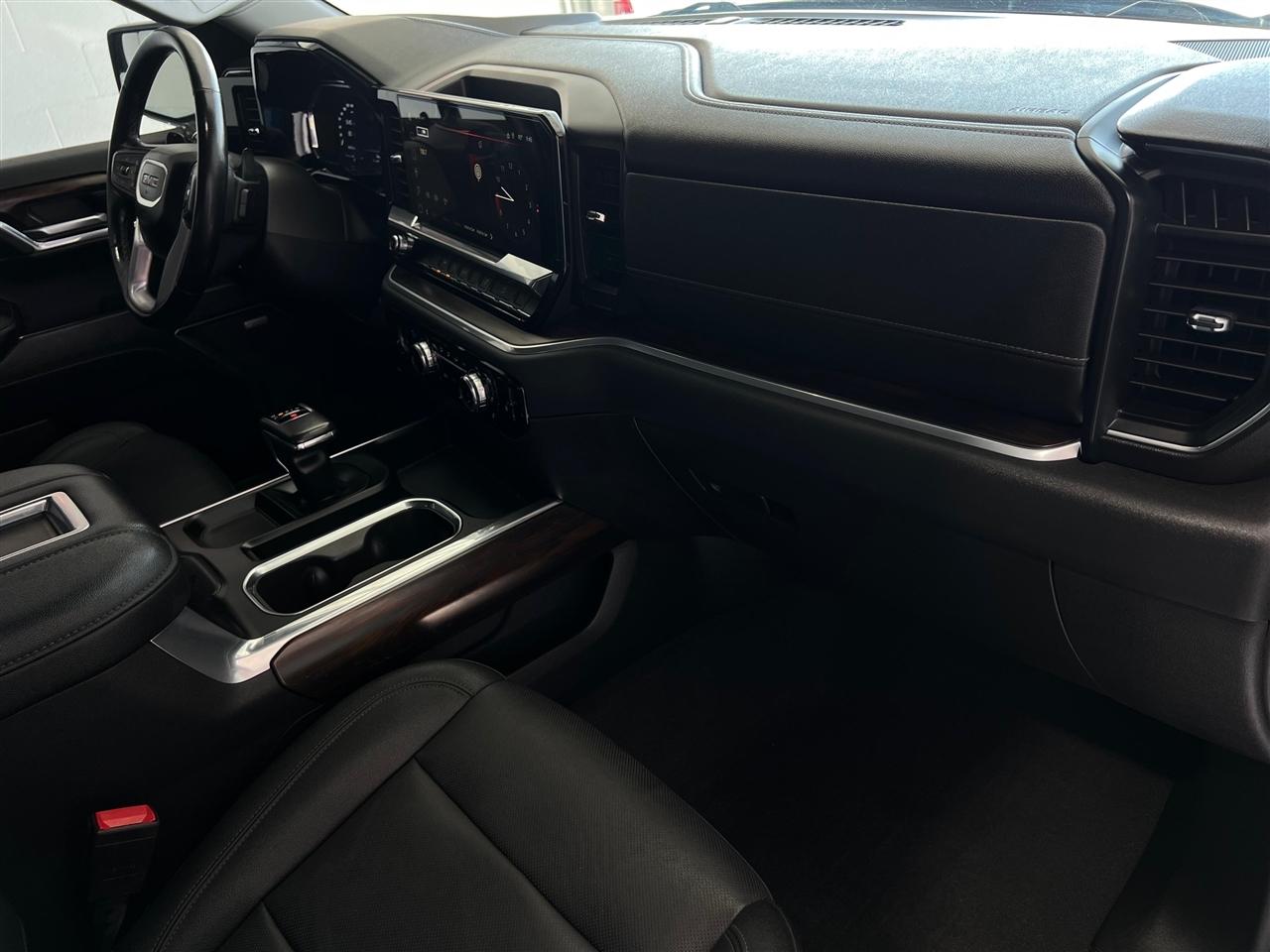 GMC Sierra 1500 SLT Crew Cab 4WD 2022