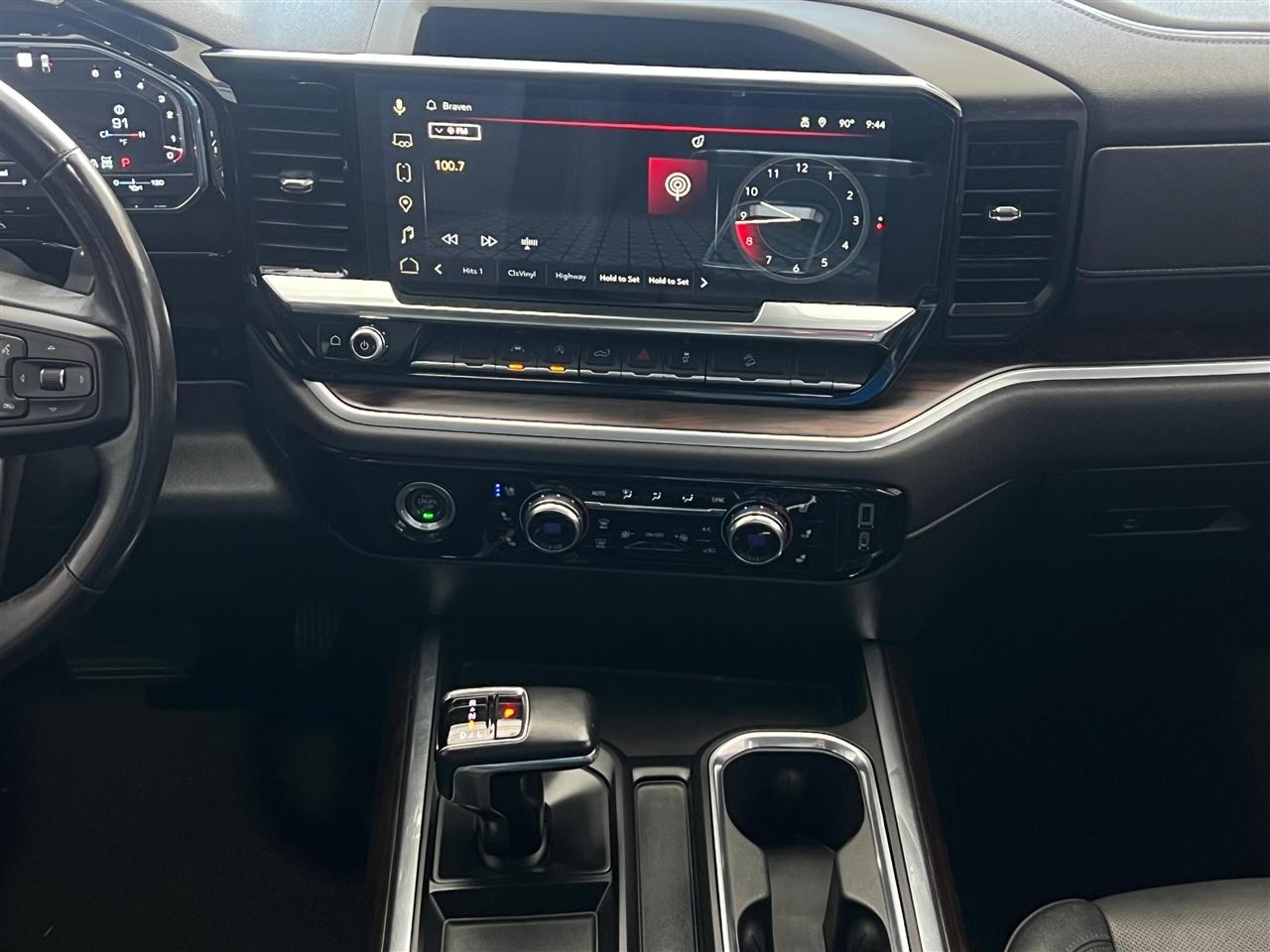 GMC Sierra 1500 SLT Crew Cab 4WD 2022