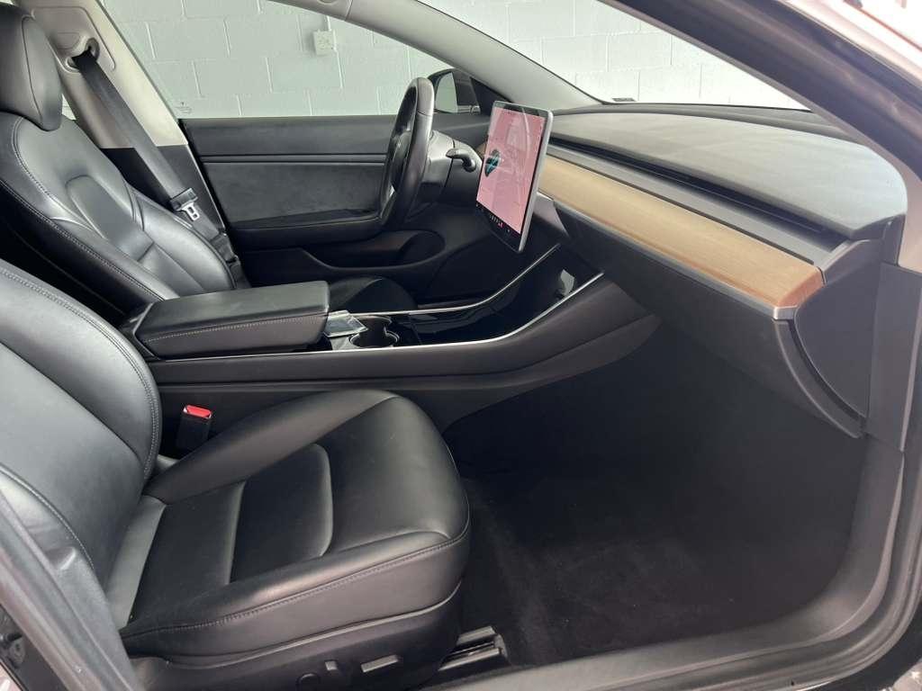 Tesla Model 3 Base 2018