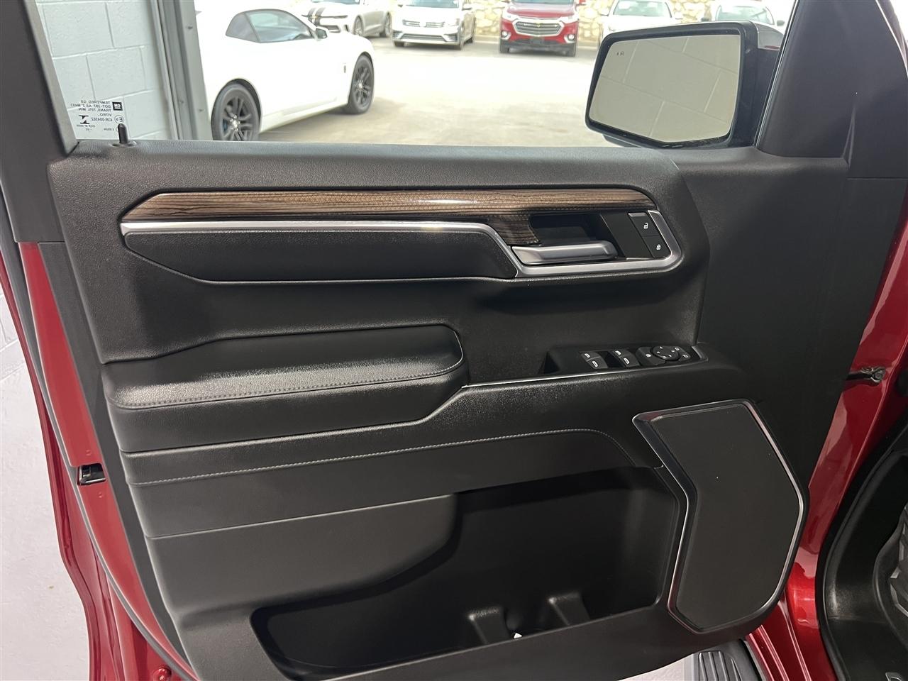 Chevrolet Silverado 1500 LT Crew Cab 4WD 2022